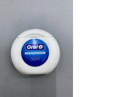 Oral-B Essential Floss