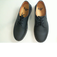 Men's black classic shoes