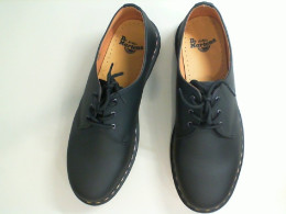 Men's black classic shoes