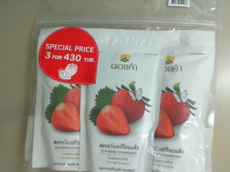 Set of 3 Dehydrated strawberry Doi Kham