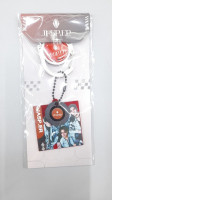 ASP.ER Carabiner Keychain is an official collectible from the GMMTV RISER CONCERT: THE FIRST RISE, featuring printed acrylic charms of the band members and their logo. 
