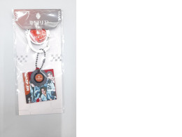 ASP.ER Carabiner Keychain is an official collectible from the GMMTV RISER CONCERT: THE FIRST RISE, featuring printed acrylic charms of the band members and their logo. 