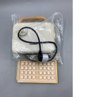 Sandwich and waffle maker