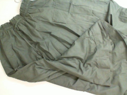 Green skirt with pockets