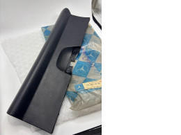 Glove compartment lid