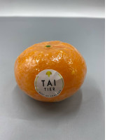 Handmade fruit-shaped soaps by TAI TIER.