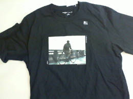 Black T-shirt with applique