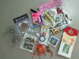 Macau magnet and keychain set