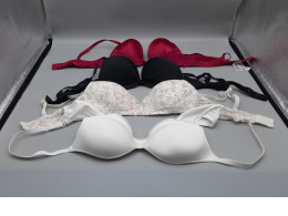 Set of 4 Women's bra Set of 4 Women's bra