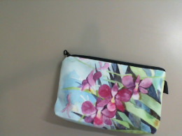Cosmetic bag