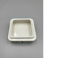 Vintage style glass ashtray.