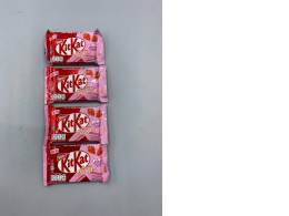 set of 4 KitKat Strawberry Chocolate 4F 35g