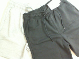 Set of 2 sports shorts, black and gray