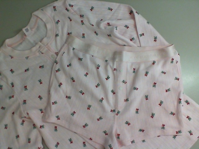 Women's pink pajama set, sweater, and shorts Women's pink pajama set, sweater, and shorts