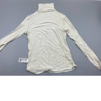 Long-sleeved turtleneck shirt