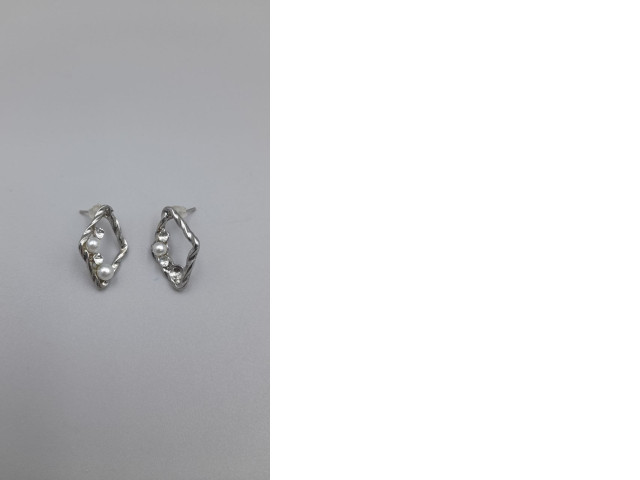 Silver earrings Silver earrings